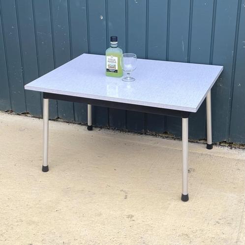 Campingtafel retro vintage laag chill model salontafel j`60, Caravans en Kamperen, Kampeermeubelen, Gebruikt, Campingtafel, Ophalen of Verzenden