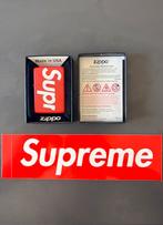 Supreme Logo Zippo Red SS'21 (nieuw), Verzamelen, Rookartikelen, Aanstekers en Luciferdoosjes, Ophalen of Verzenden, Nieuw, Aansteker