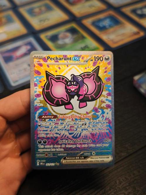 🎨 Pecharunt ex 163 Prismatic Evolutions, Hobby en Vrije tijd, Verzamelkaartspellen | Pokémon, Zo goed als nieuw, Losse kaart