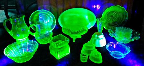 13x Antiek Anna Groen Uranium Glas oa Kan Vaas - Zie Omschr, Antiek en Kunst, Antiek | Glas en Kristal, Ophalen of Verzenden