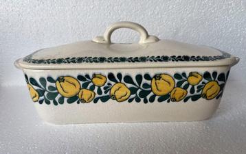 wee verschillende sets oude antieke schalen beschikbaar voor biedingen