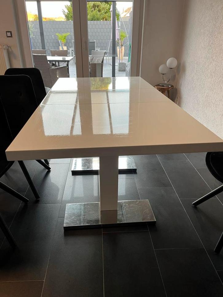 Eettafel hoogglans wit + 6 zwarte stoelen, Huis en Inrichting, Tafels | Eettafels, Gebruikt, 100 tot 150 cm, 150 tot 200 cm, Vijf personen of meer