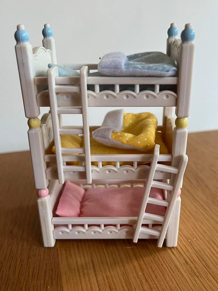 Stapelbed Sylvanian incl 1 poppetje, Kinderen en Baby's, Speelgoed | Poppenhuizen, Zo goed als nieuw, Poppenhuis, Ophalen