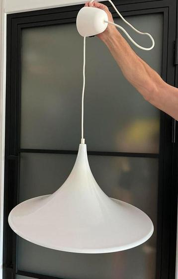 Vintage Heksenhoed Hanglamp Wit Kunststof Jaren 70 beschikbaar voor biedingen