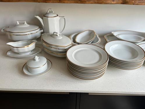 Elegant Vintage Porseleinen Servies met Gouden Rand, Antiek en Kunst, Antiek | Servies compleet, Ophalen