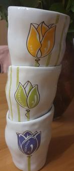 3 Bekers/ vaasjes van Corry Ammerlaan keramiek set tulpen, Antiek en Kunst, Ophalen of Verzenden