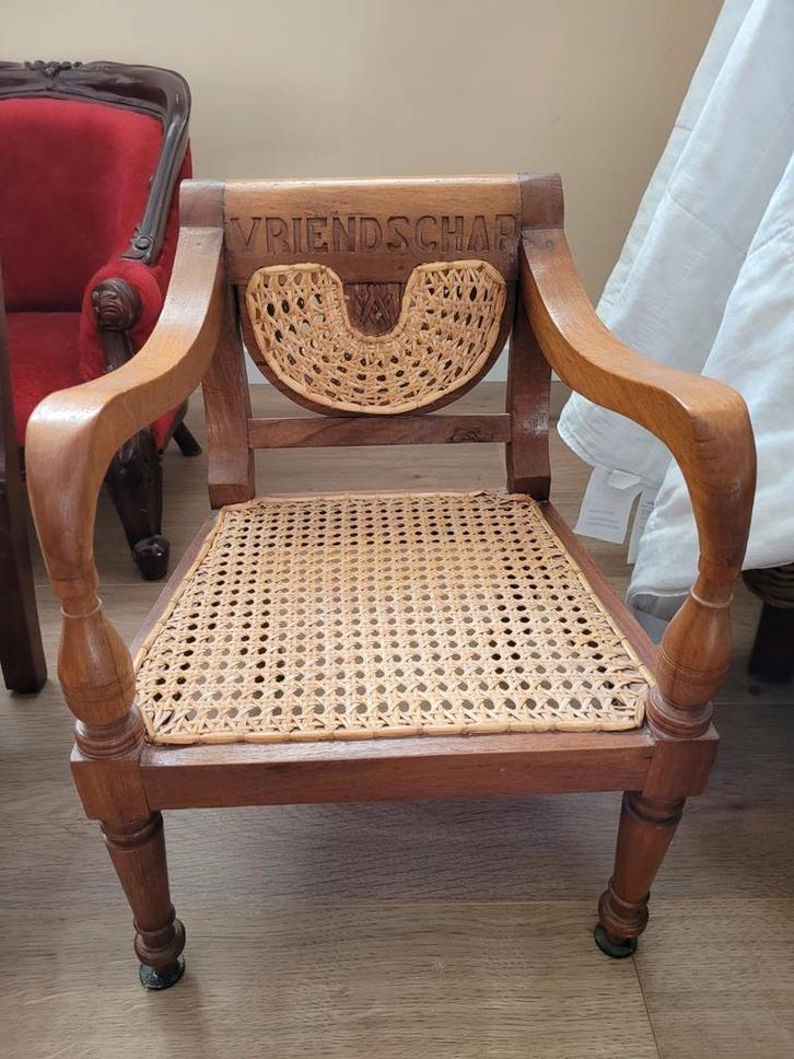 Antieke kinderstoel met rieten zitting, Antiek en Kunst, Antiek | Meubels | Stoelen en Banken, Ophalen of Verzenden