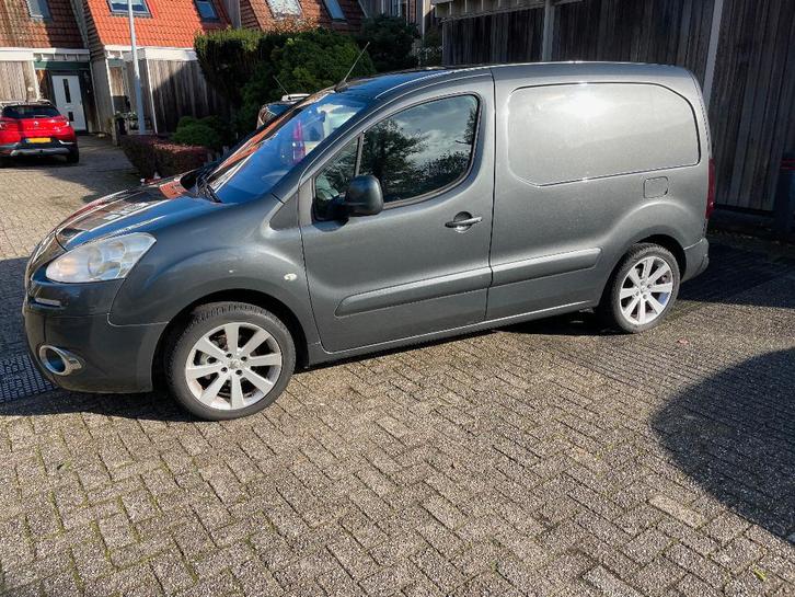 Peugeot Partner 1.6HDI 2013 - automaat - 3zits - veel opties, Auto's, Bestelauto's, Particulier, Airbags, Airconditioning, Bochtverlichting