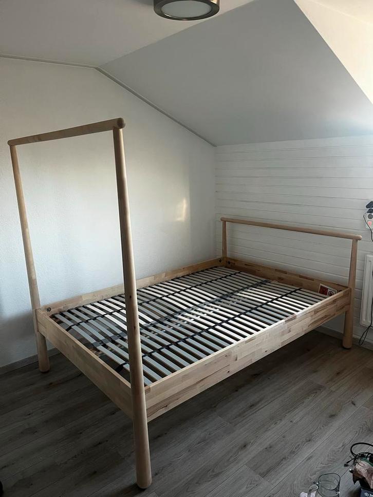 Ikea bedframe 140x180 - Gebruikt, stevig!, Huis en Inrichting, Slaapkamer | Bedden, Gebruikt, Twijfelaar, 140 cm, 190 cm of minder