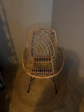 Rotan stoel beschikbaar voor biedingen