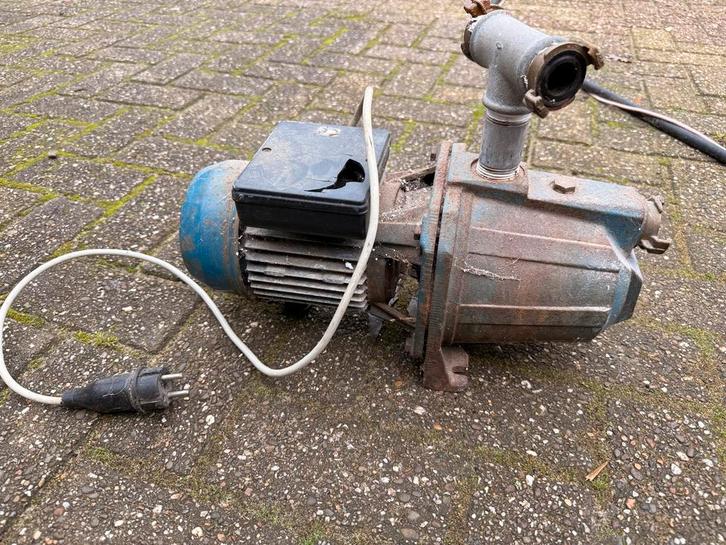Waterpomp - Gebruikt, Tuin en Terras, Waterpompen, Gebruikt, Elektrisch, Hydrofoorpomp, Ophalen of Verzenden