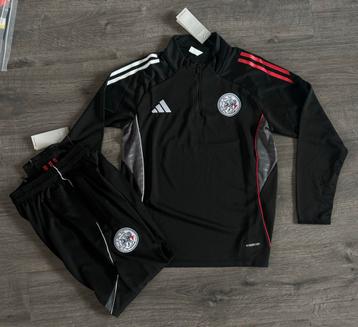AJAX  trainingspak - halve rits beschikbaar voor biedingen