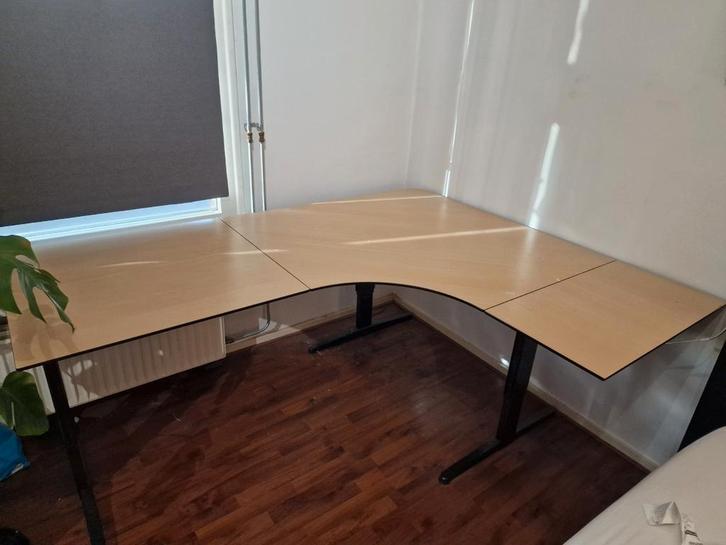 Free corner desk, Huis en Inrichting, Bureaus, Zo goed als nieuw, Ophalen