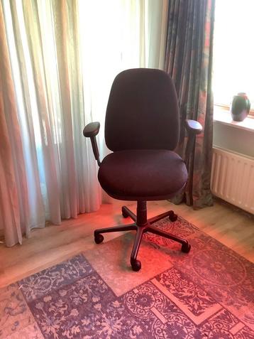 ‘YOUNG’ BUREAUSTOEL - Ergonomisch. NU OPHALEN VOOR € 60! beschikbaar voor biedingen