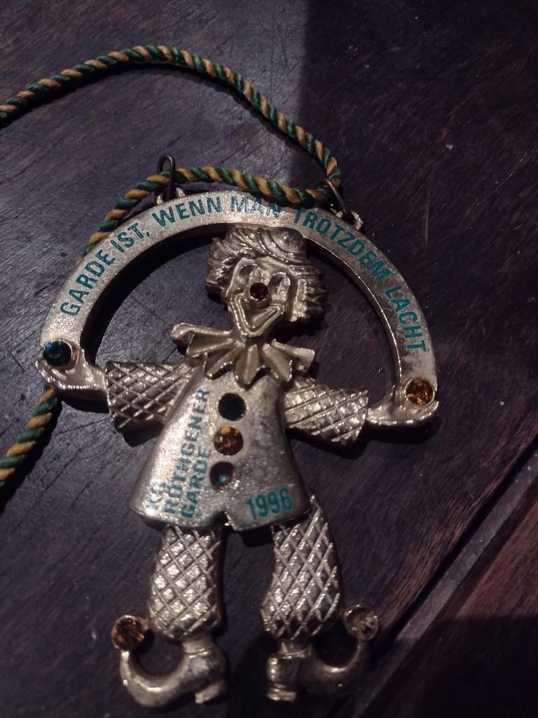 Carnavalsmedaille KG Rothgener Garde 1996, Verzamelen, Ophalen of Verzenden, Gebruikt, Overige onderwerpen, Speldje of Pin