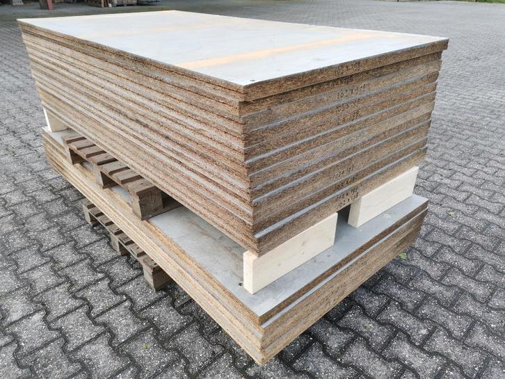 Vloerplaten van 40 mm dik koppelbaar met mes en veer ±18 m2, Doe-het-zelf en Verbouw, Platen en Panelen, Gebruikt, Overige materialen