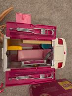 Barbie Ambulance met 2 Barbies en accessoires, Kinderen en Baby's, Ophalen of Verzenden, Gebruikt, Toebehoren