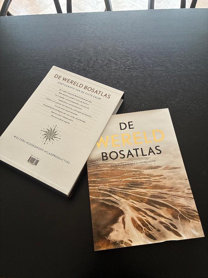 De Wereld Bosatlas (2004) | Luxe editie met cassette, Boeken, Atlassen en Landkaarten, Zo goed als nieuw, Overige atlassen, Wereld