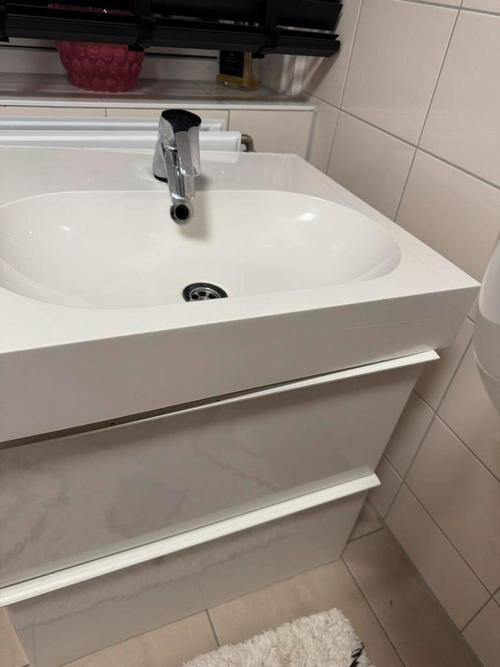 Ikea Badkamerkast met Wastafel en Kraan, Huis en Inrichting, Badkamer | Badkamermeubels, Gebruikt, Wastafelkast, Minder dan 100 cm