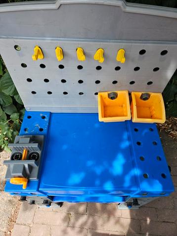 Gratis kinder werkbank beschikbaar voor biedingen
