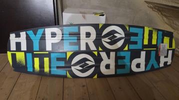 HyperliteWakeboard 141cm + Bindingen & Schoenen (maat 43) beschikbaar voor biedingen