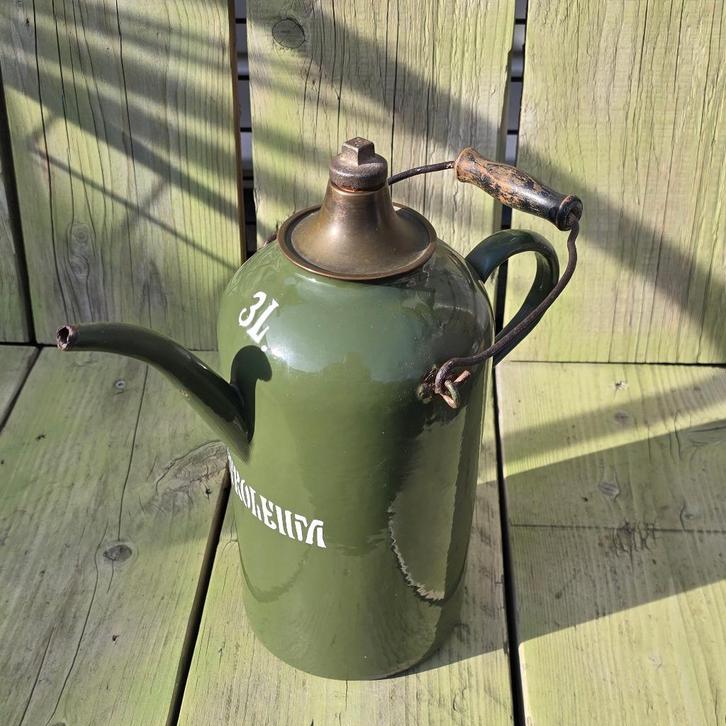 Oude geëmailleerde petroleumkan met een inhoud van 3 liter., Antiek en Kunst, Antiek | Emaille, Ophalen of Verzenden