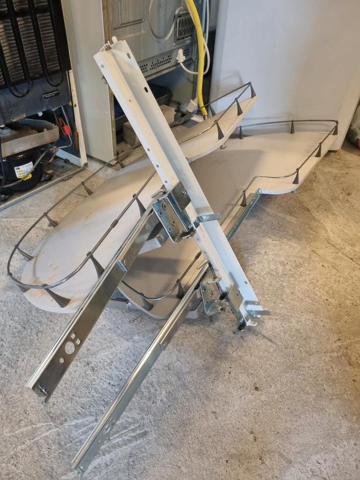 Hoekkeuken kast carrousel met uittrekbare planken, Huis en Inrichting, Keuken | Keukenelementen, Gebruikt, Ophalen of Verzenden