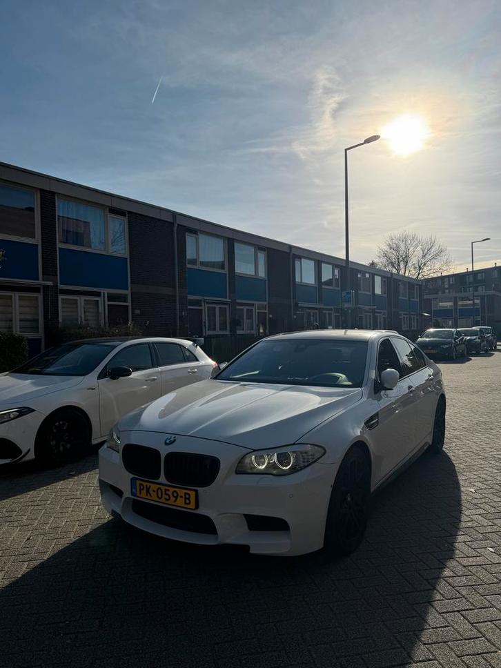 BMW 5-Serie M5 4.4 412KW/560PK 2013 Wit, Auto's, BMW, Bedrijf, 5-Serie, 360° camera, ABS, Achteruitrijcamera, Adaptieve lichten
