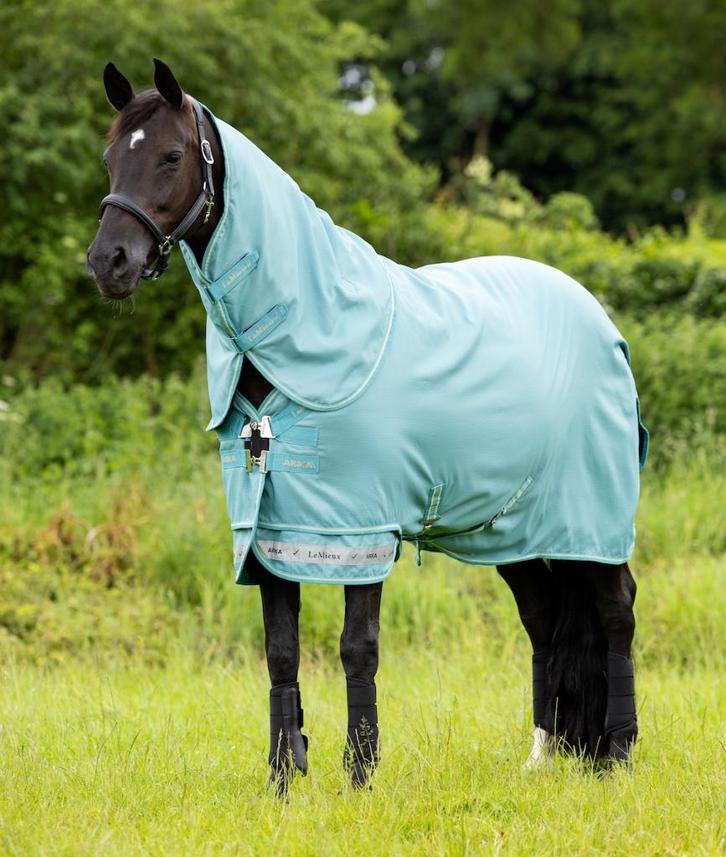 LeMieux Arika Ripstop Regendeken + Hals 0g Lagoon 205 -31%!, Dieren en Toebehoren, Paarden en Pony's | Dekens en Dekjes, Nieuw