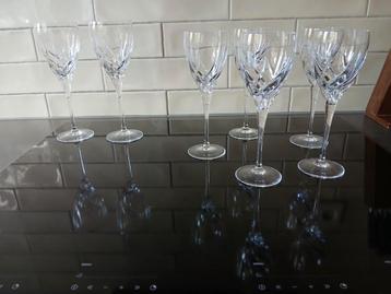 Toscane wijnglazen, rood (2) en wit (5) beschikbaar voor biedingen