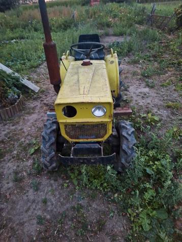 Mini tractor agrarisch beschikbaar voor biedingen