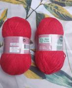 2 bollen wol rood, Ophalen of Verzenden, Nieuw, Breien of Haken, Wol of Garen