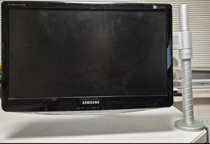 Samsung Syncmaster B2230H met draaibare monitorsteun, Computers en Software, Monitoren, Gebruikt, 60 Hz of minder, DVI, HDMI, VGA