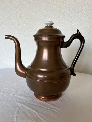 Antieke Oude Koperen Kan Antiek Oud Koper Kannetje Koffiepot beschikbaar voor biedingen