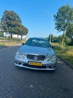 Mercedes-Benz E-Klasse 5.0 E500 Sedan AUT 2003 Grijs, Auto's, Automaat, Achterwielaandrijving, 8 cilinders, Origineel Nederlands