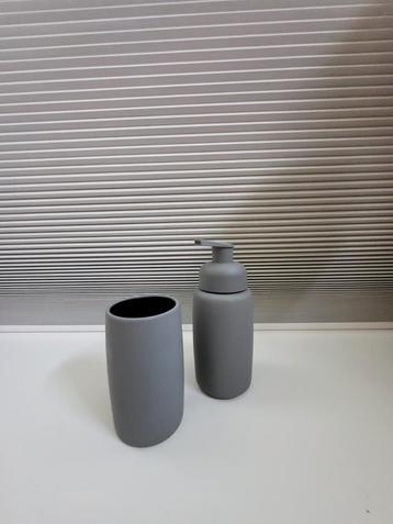 Zeeppomp & Tandenborstelhouder - Grijs Keramiek beschikbaar voor biedingen