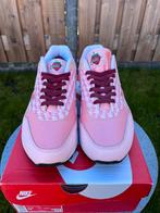 Nike Air Max 1 Strawberry Lemonade - EU 43, Kleding | Heren, Schoenen, Overige kleuren, Nike, Ophalen of Verzenden, Sneakers of Gympen