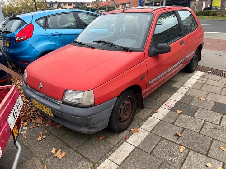 Renault Clio 1.2 RN U9 1992 Rood apk tot 11-2026, Auto's, Renault, Bedrijf, Clio, Benzine, Hatchback, Handgeschakeld, Origineel Nederlands