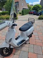 Scooter 25 km gts Toscane, Fietsen en Brommers, Zo goed als nieuw, Benzine, Ophalen, Overige merken