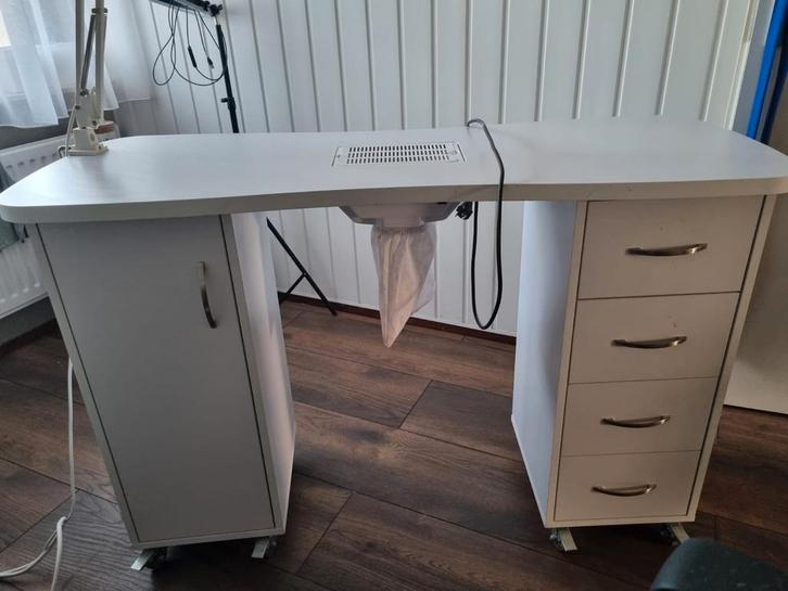 Manicuretafel met afzuiging, Huis en Inrichting, Overige Huis en Inrichting, Zo goed als nieuw, Ophalen of Verzenden