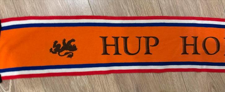 Oranje sjaal - Hup Holland Hup!, Sport en Fitness, Voetbal, Zo goed als nieuw, Clubaccessoires, Ophalen of Verzenden