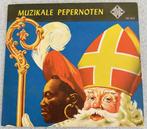 Leuke Boekje met Single van Sinterklaas Muzikale Pepernoten, Ophalen of Verzenden, Zo goed als nieuw