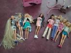 Tas met diverse barbie spulletjes lopend paard twv 109,00, Kinderen en Baby's, Speelgoed | Poppen, Ophalen, Gebruikt, Barbie