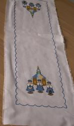 Geborduurd lopertje kerst kerk met kinderen, Ophalen of Verzenden, Nieuw, Patroon