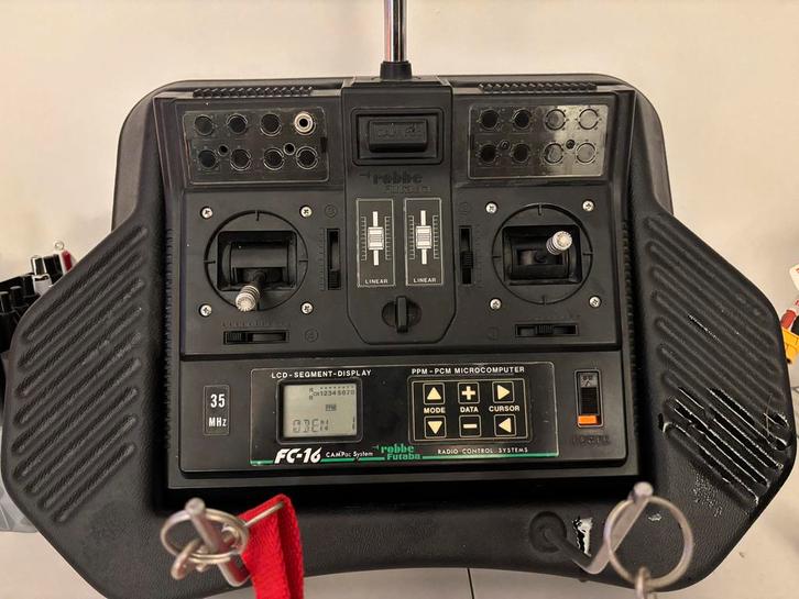 Futaba FC-16 zender, Hobby en Vrije tijd, Modelbouw | Radiografisch | Vliegtuigen, Gebruikt, Overige typen, Ophalen of Verzenden