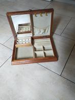 houten  sieraden  kistje bruin licht bruin met motief, Ophalen of Verzenden, Gebruikt