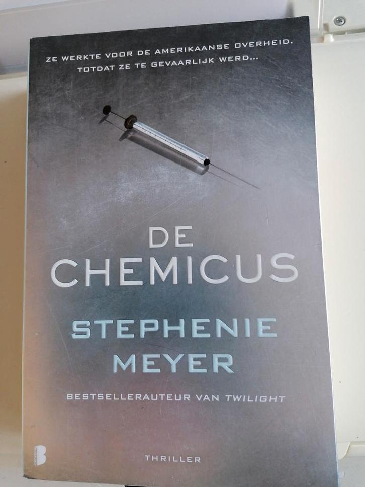 Stephenie Meyer - De chemicus, Boeken, Thrillers, Gelezen, Nederland, Ophalen of Verzenden