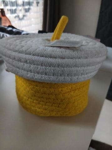 leuke opbermand van Ximiso beschikbaar voor biedingen