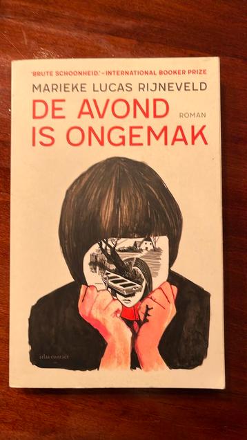 Marieke Lucas Rijneveld - De avond is ongemak beschikbaar voor biedingen