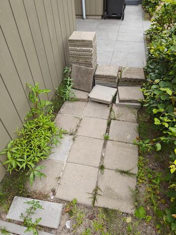 Gratis 30 x 30 tegels 48 stuks beschikbaar voor biedingen